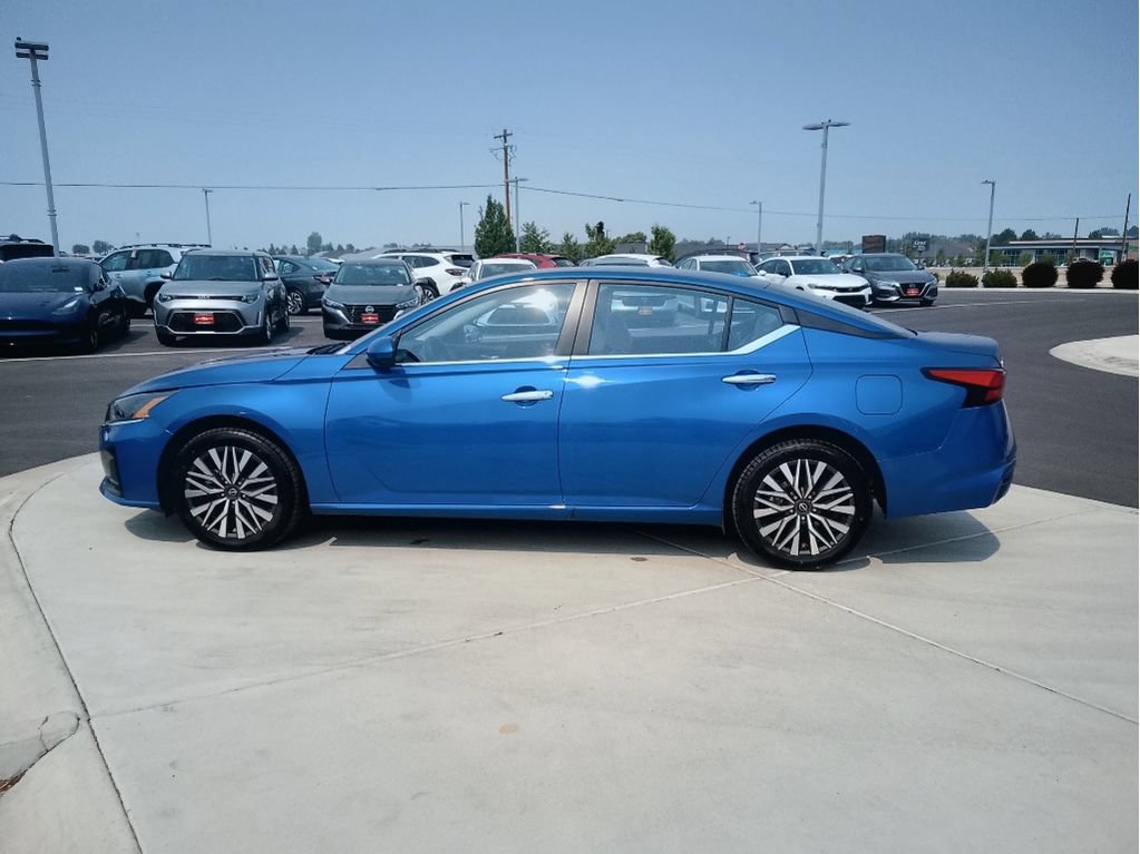 Used 2025 Nissan Altima 2.5 SV w/ SV Premium Package AWD/4WD image 6