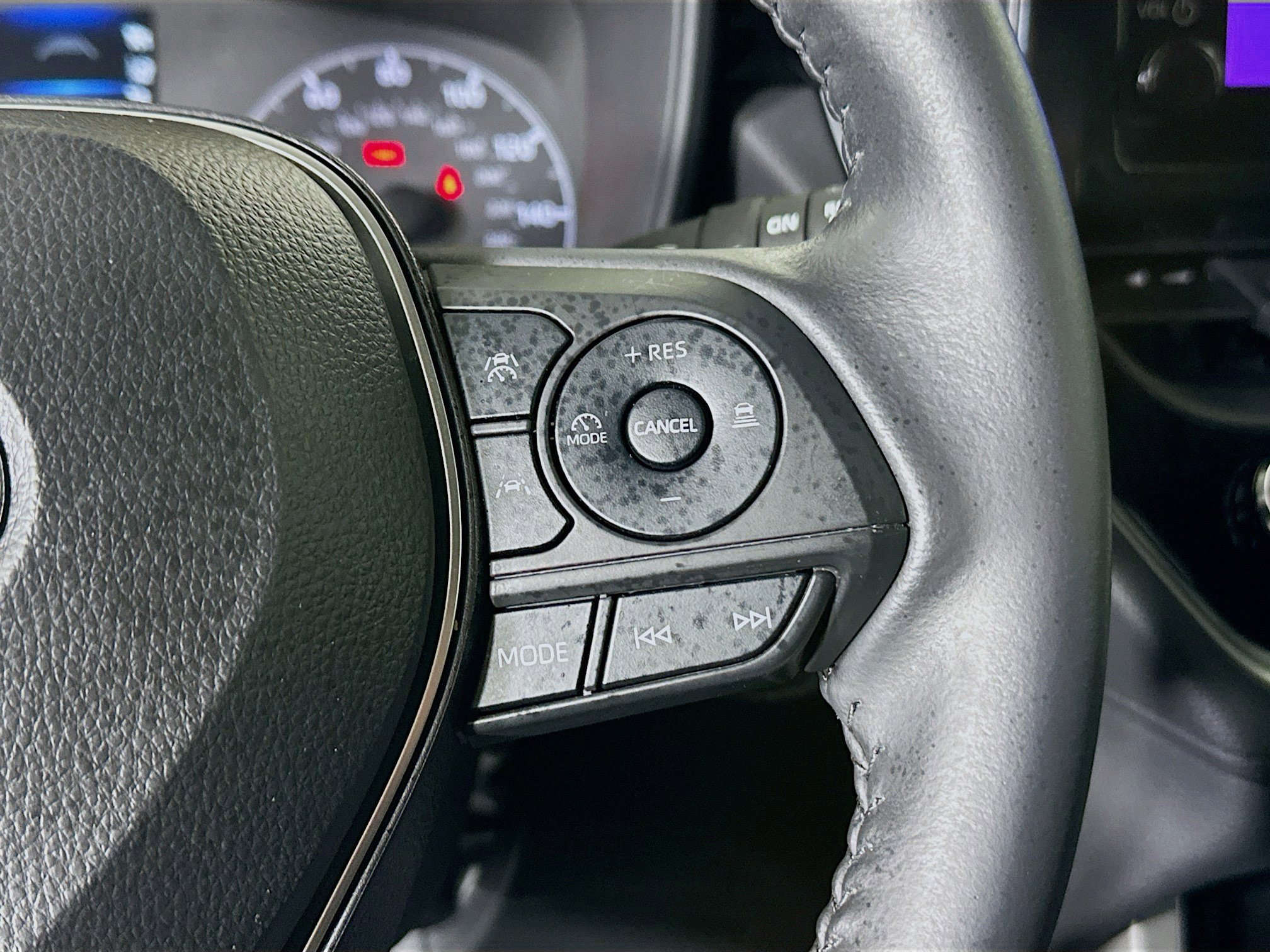 Used 2024 Toyota Corolla Cross LE w/ Moonroof Package image 17