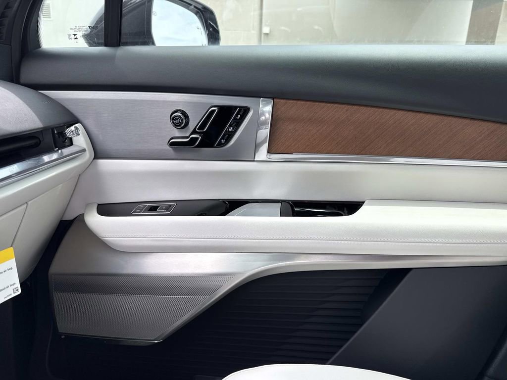 New 2026 Cadillac Vistiq Sport image 22