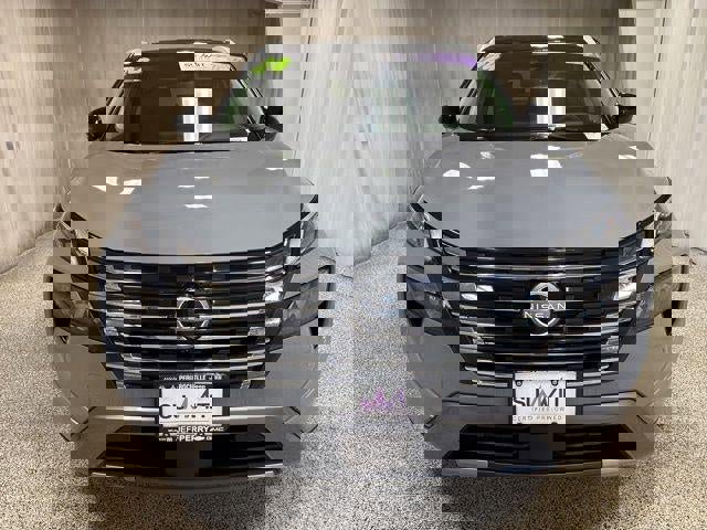 Used 2024 Nissan Rogue SL w/ SL Premium Package image 8