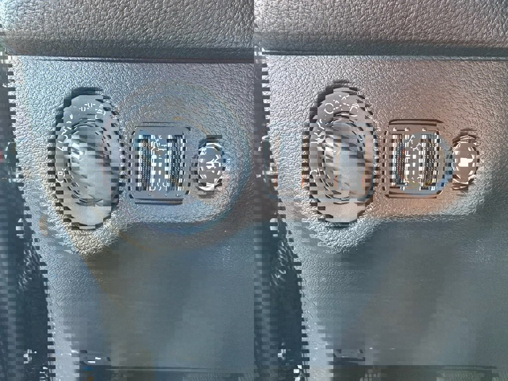 Used 2021 Dodge Challenger SXT image 17