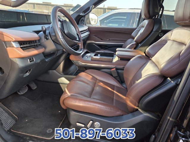 Certified 2025 Lincoln Navigator Reserve AWD/4WD image 8