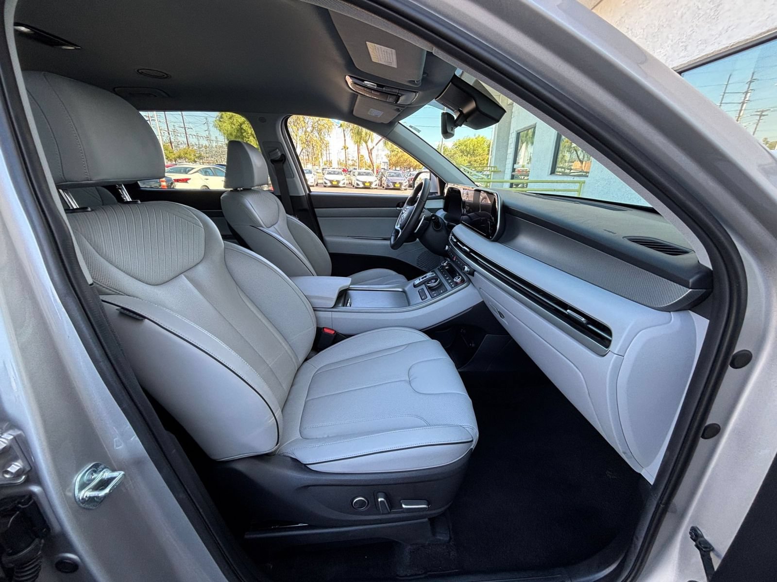 Used 2025 Hyundai Palisade SEL FWD image 29
