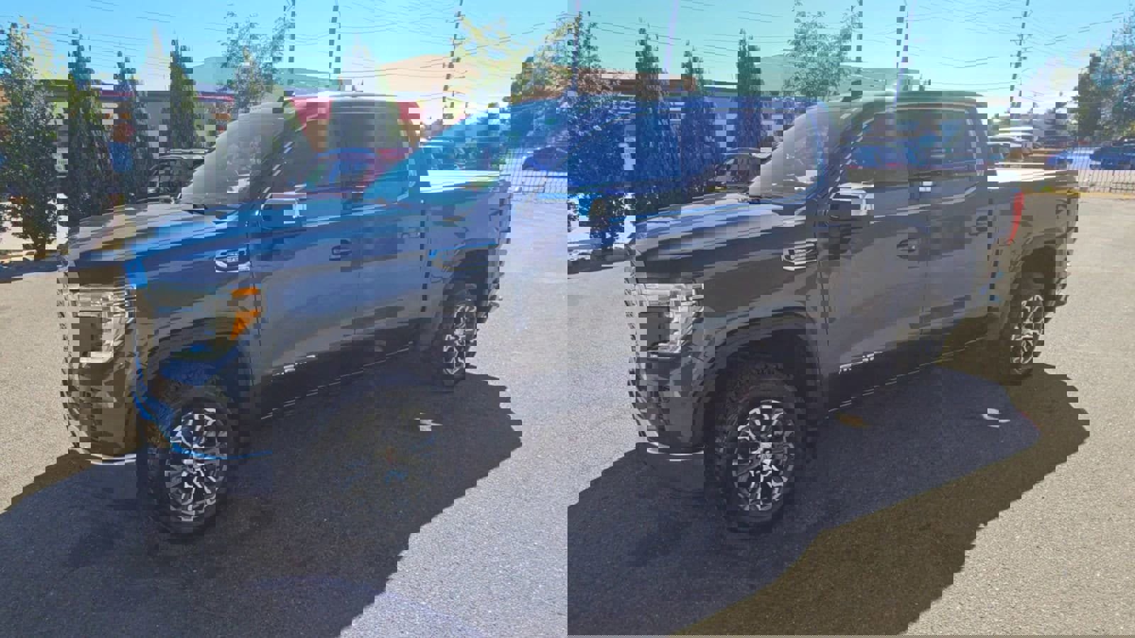 Used 2021 GMC Sierra 1500 SLE w/ X31 Off-Road Package image 4