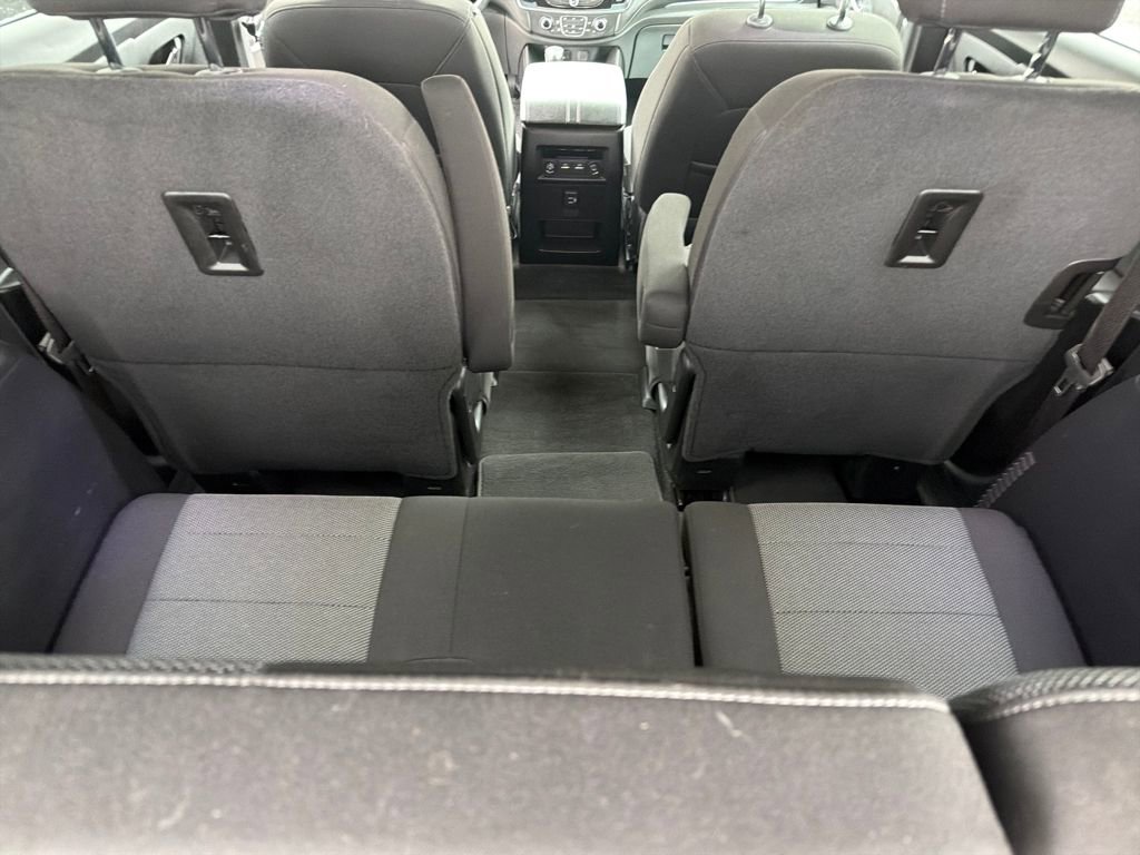 Used 2023 Chevrolet Traverse LT image 36