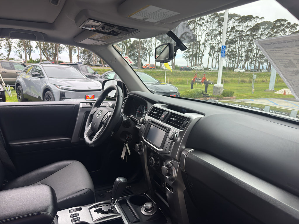 Used 2018 Toyota 4Runner SR5 Premium AWD/4WD image 17