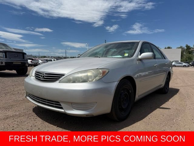 Used 2005 Toyota Camry LE FWD image 1