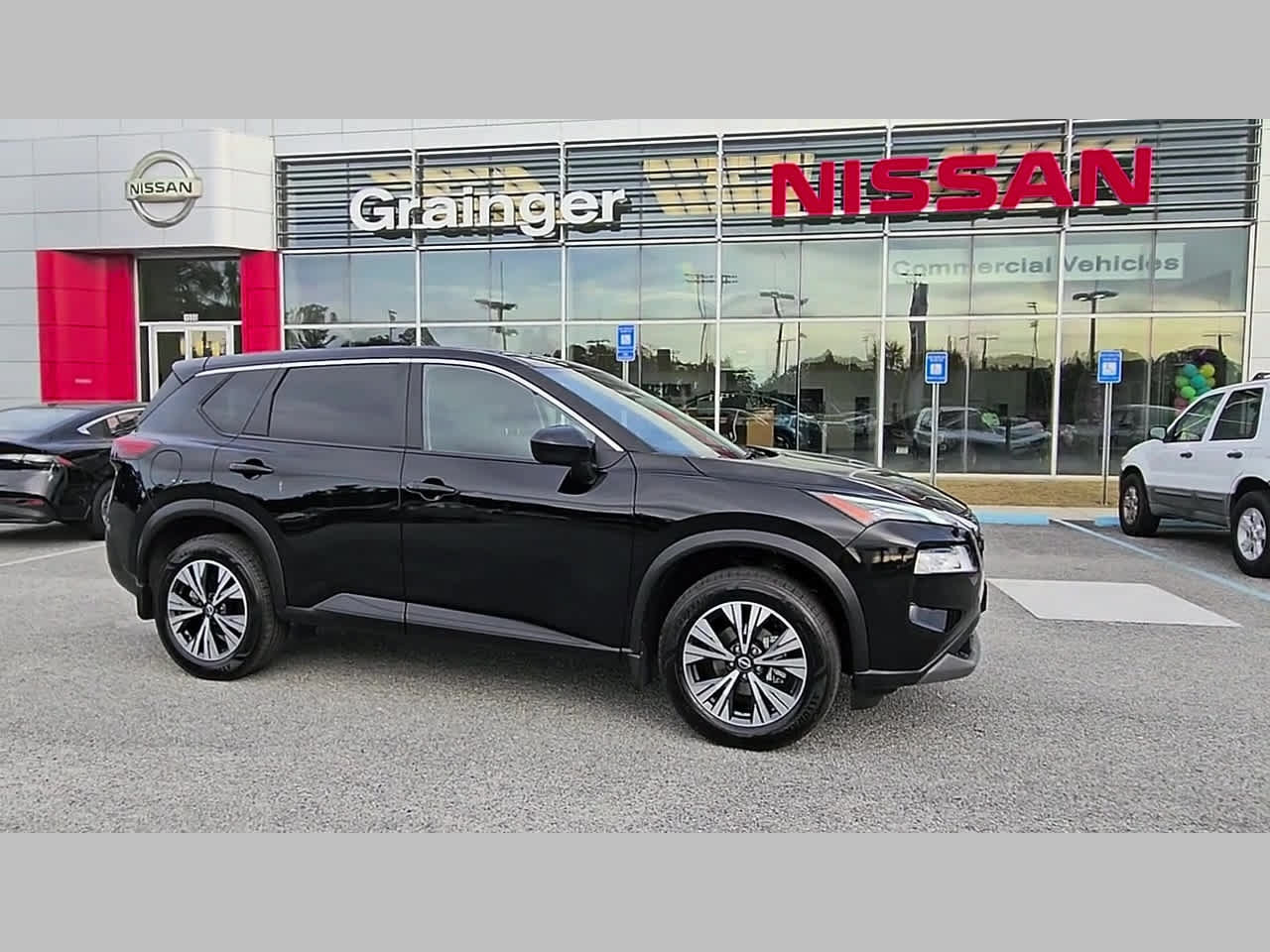 Used 2023 Nissan Rogue SV AWD/4WD image 38