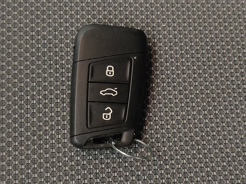 Used 2024 Volkswagen Taos S w/ MDO Package FWD image 32