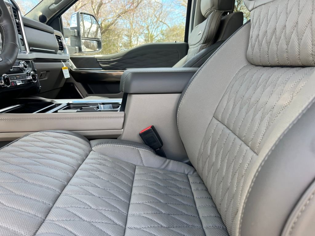 New 2026 Ford F450 Platinum w/ Platinum Plus Package image 27