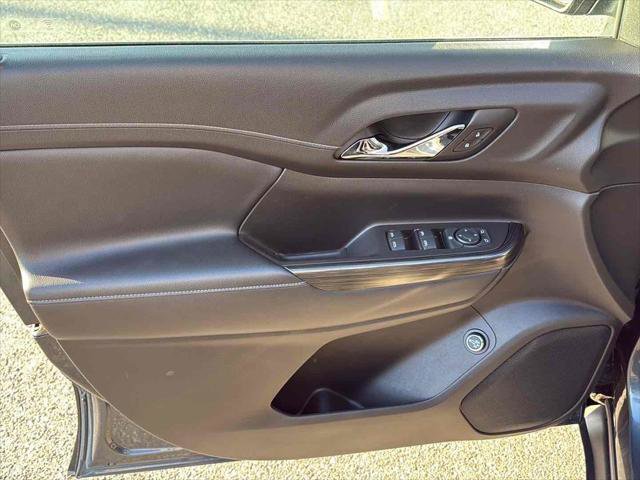 Used 2020 GMC Acadia SLT image 13