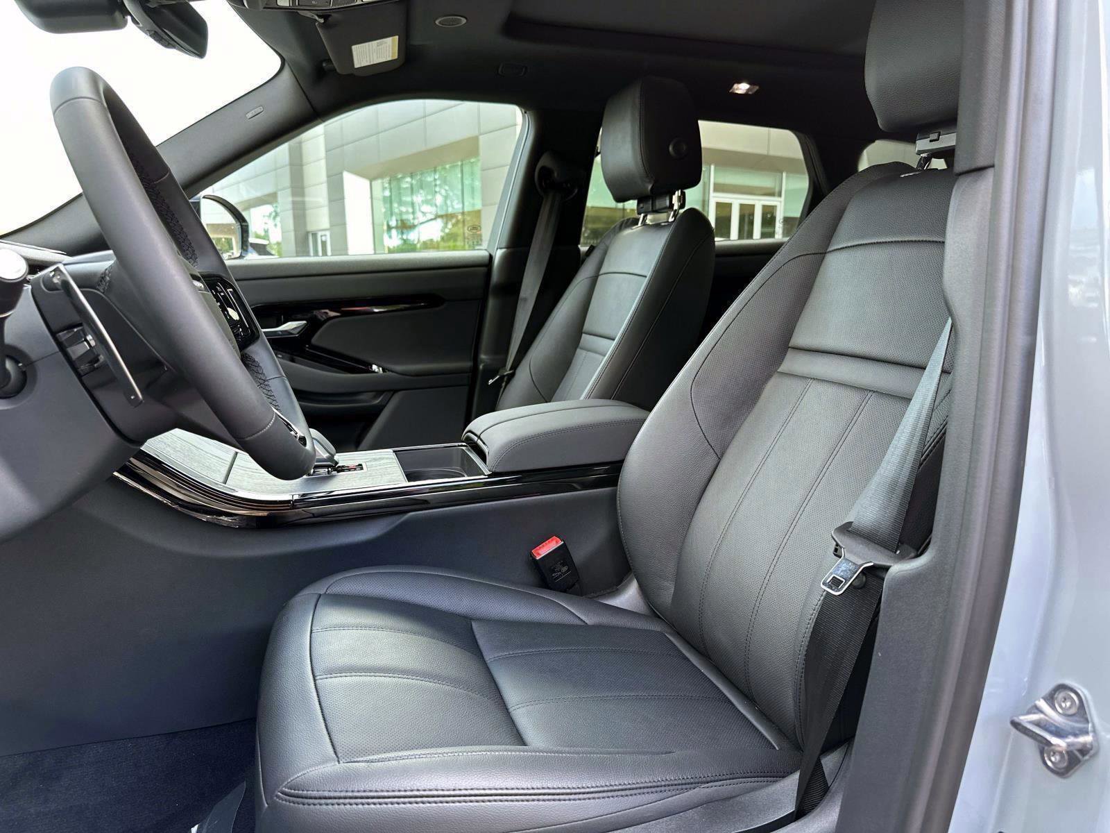 Used 2024 Land Rover Range Rover Evoque Dynamic SE image 17