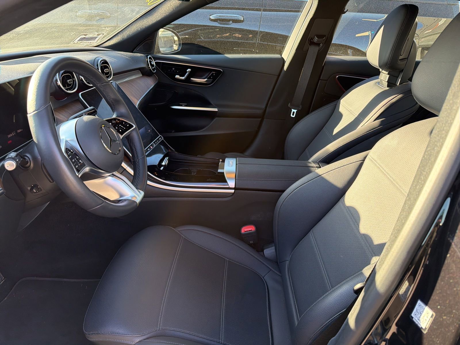 Used 2025 Mercedes-Benz C 300 Sedan image 2