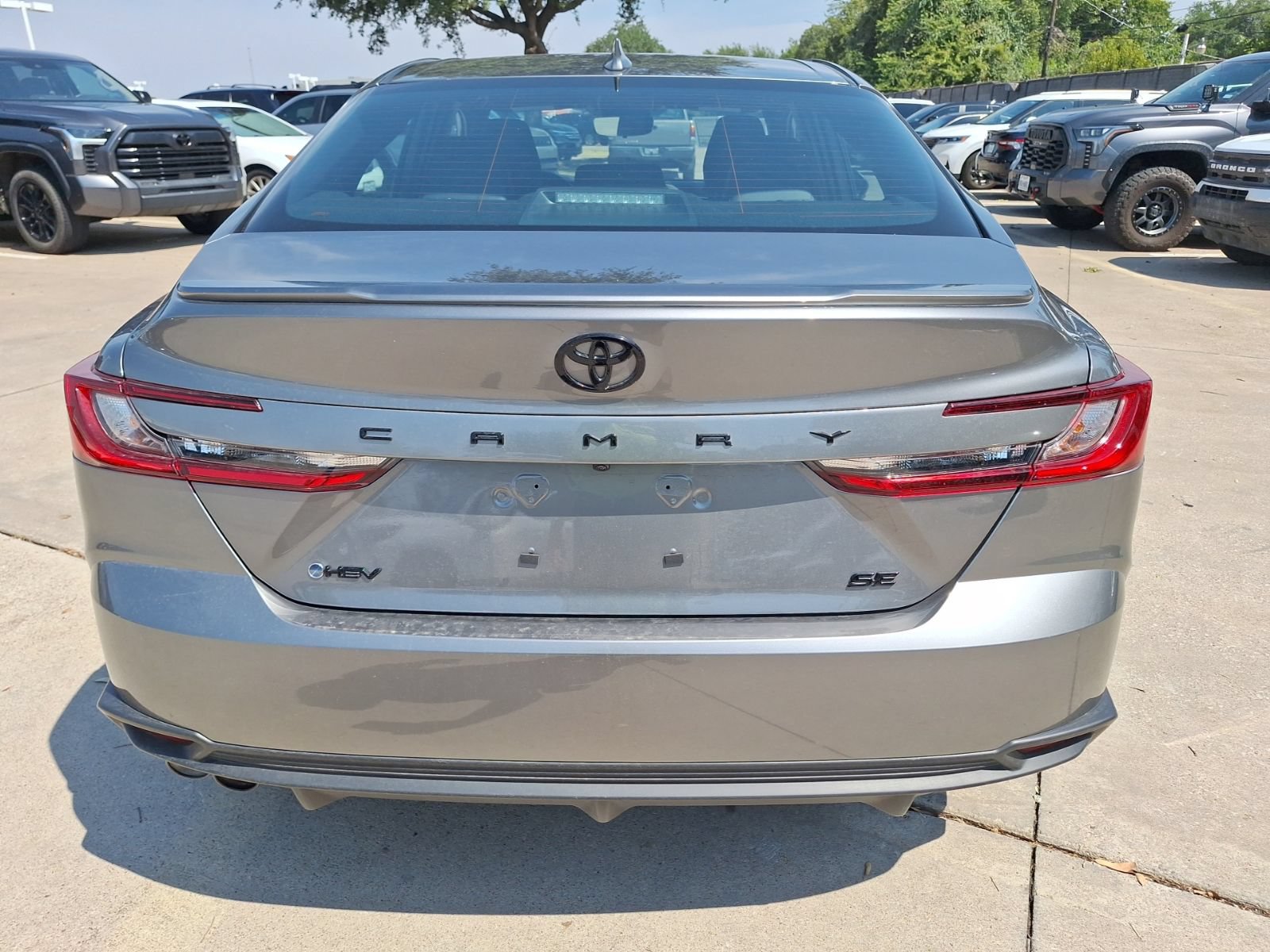 Used 2026 Toyota Camry SE FWD image 5