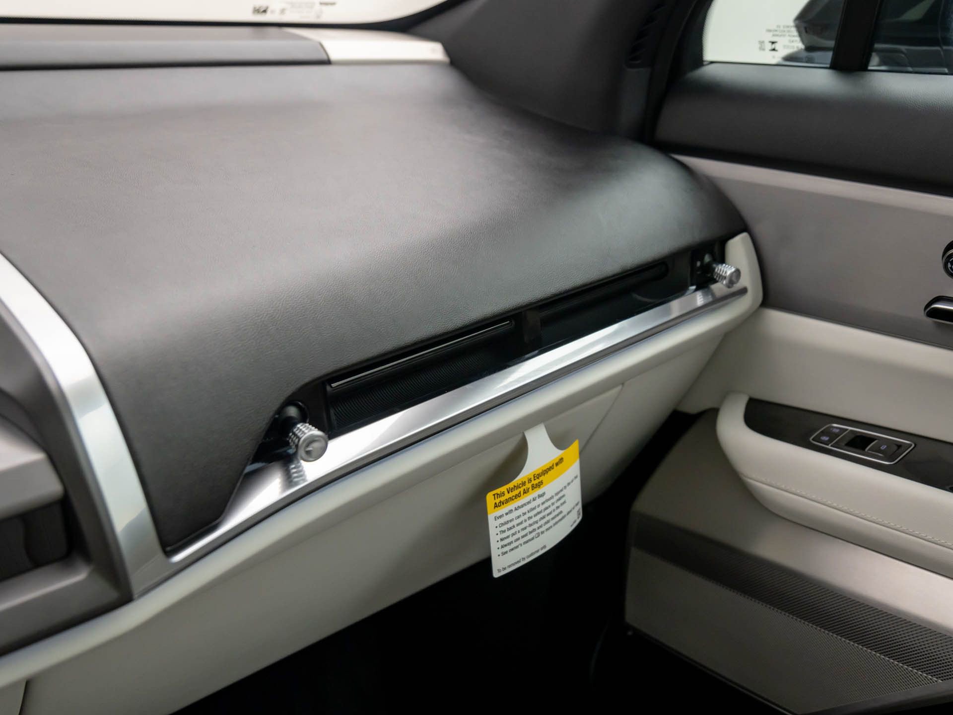 New 2026 Cadillac Vistiq Sport w/ LPO, Floor Liner Package image 31