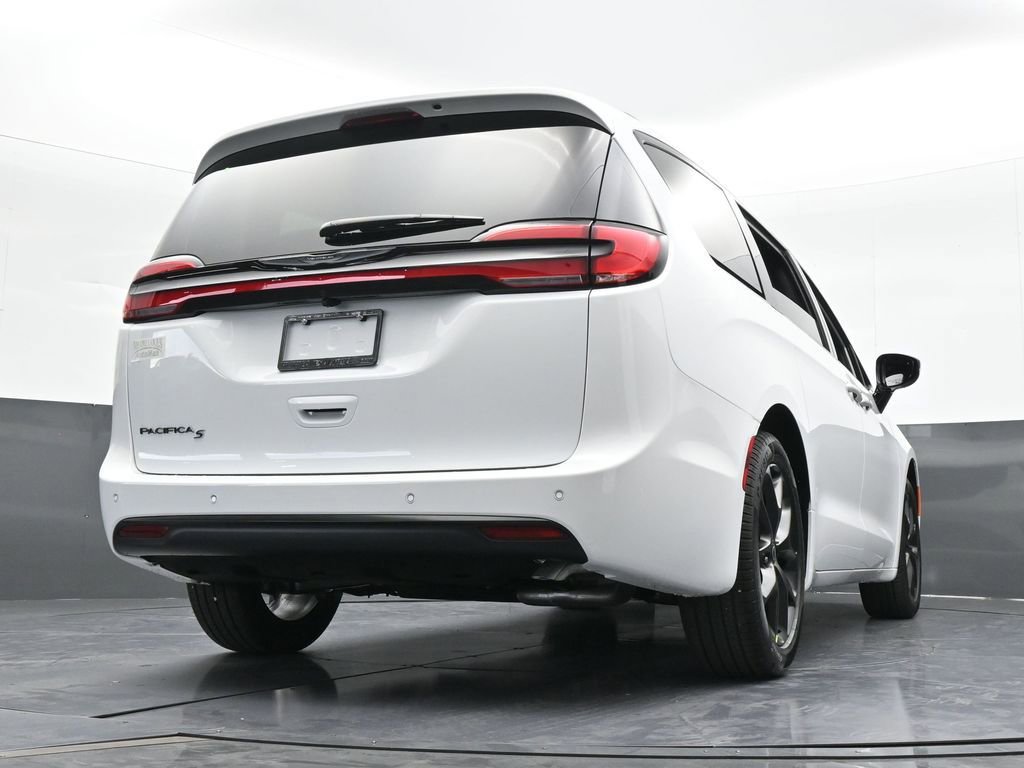 New 2026 Chrysler Pacifica Select w/ S Appearance Package image 58