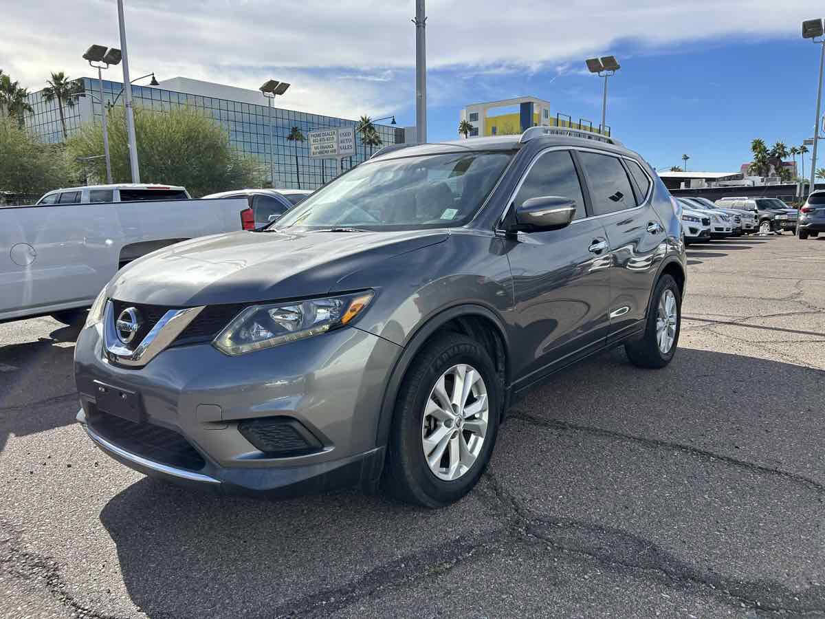 Used 2015 Nissan Rogue SV w/ SV Family Package image 3