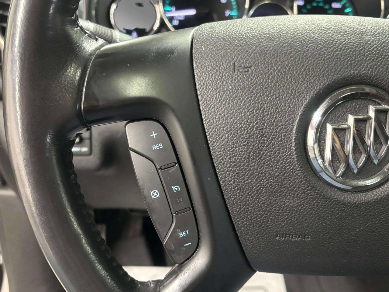 Used 2014 Buick Enclave Premium AWD/4WD image 34