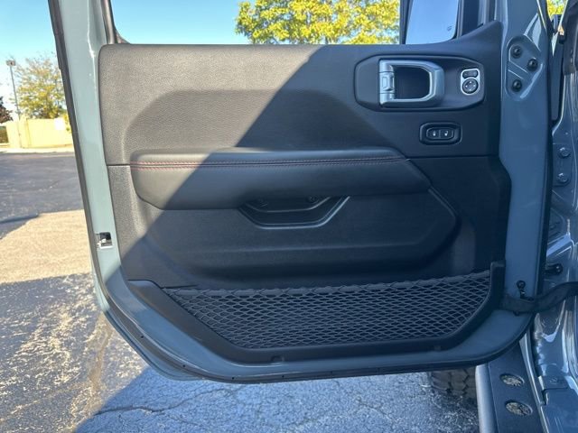 Used 2024 Jeep Wrangler Unlimited Rubicon w/ Technology Group image 25