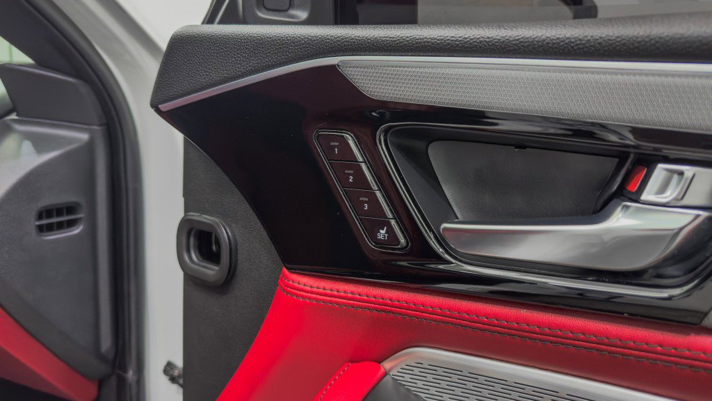 Used 2024 Acura MDX A-Spec image 28