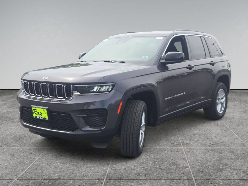New 2026 Jeep Grand Cherokee Laredo AWD/4WD image 4