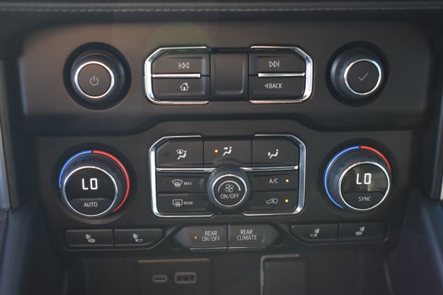 Used 2024 Chevrolet Tahoe LT RWD image 25