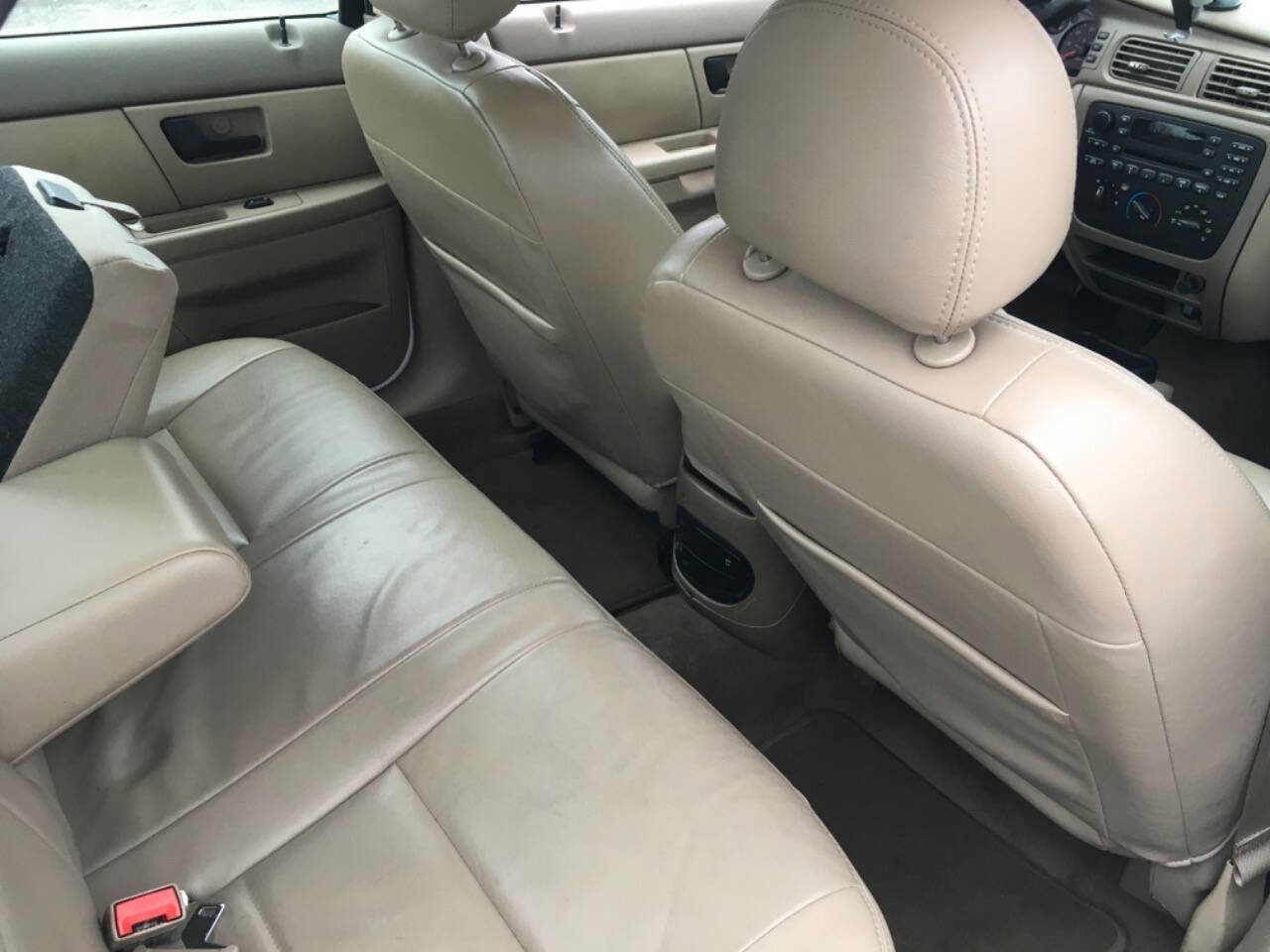 Used 2004 Ford Taurus SES image 24