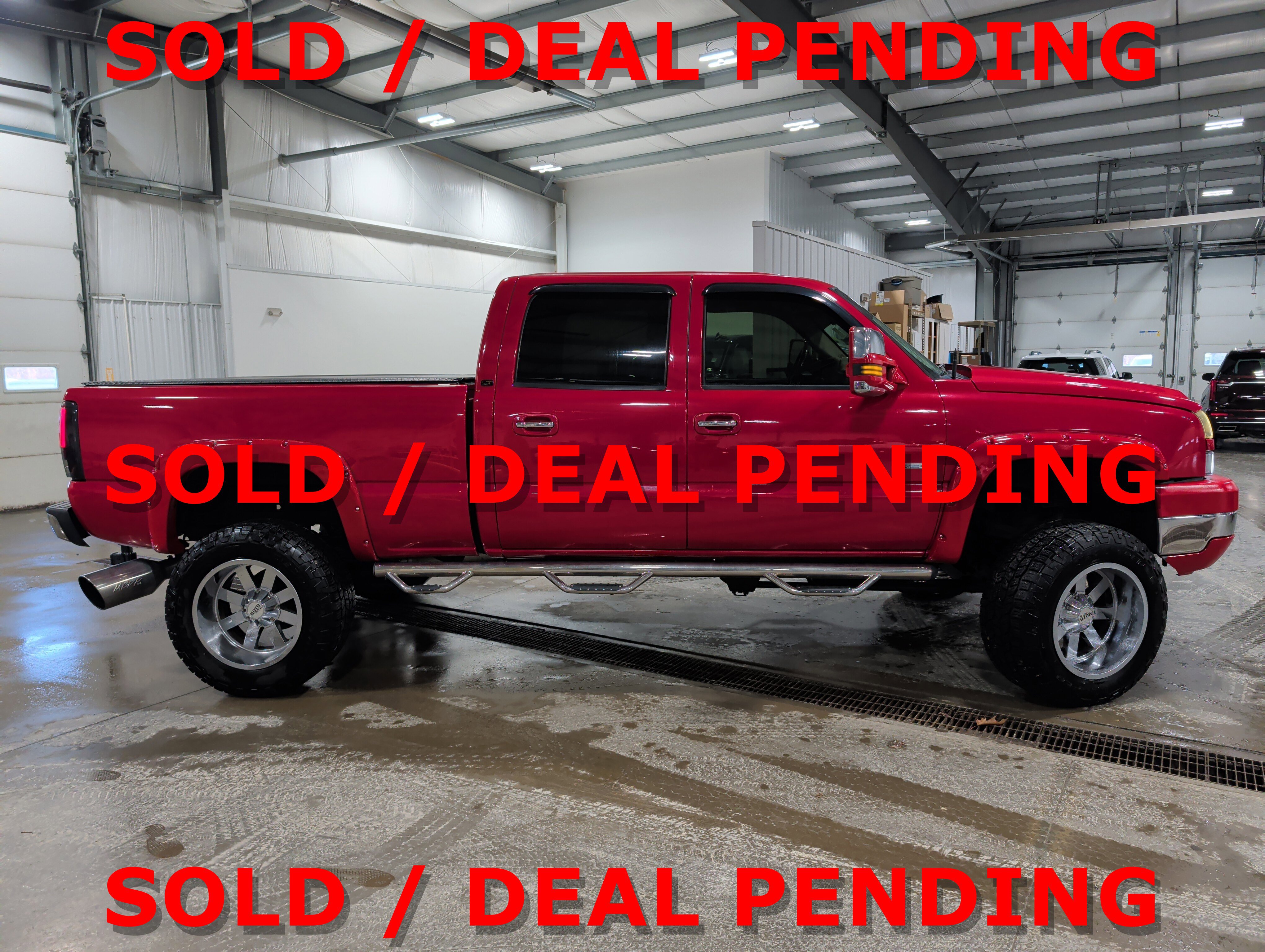 Used 2006 Chevrolet Silverado 2500 LT w/ Heavy-Duty Power Package image 2