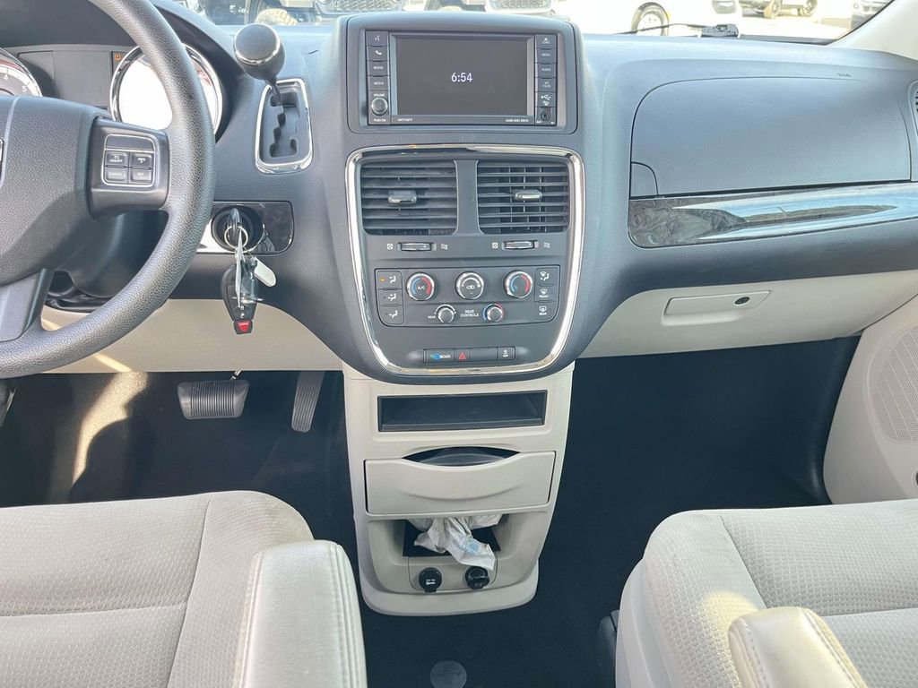 Used 2019 Dodge Grand Caravan SE image 26