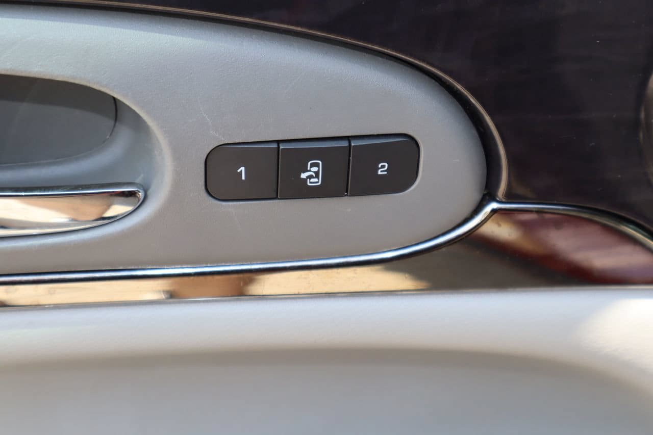 Used 2017 Buick Enclave Premium w/ Experience Buick Package FWD image 22