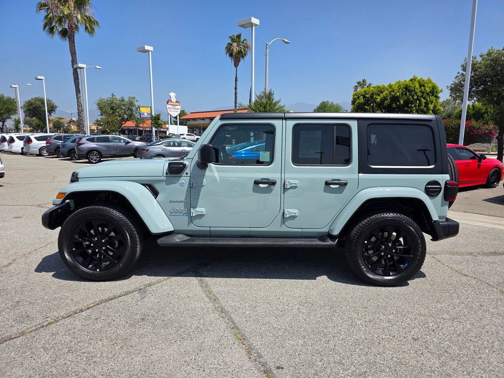 Used 2023 Jeep Wrangler Unlimited Sahara AWD/4WD image 9
