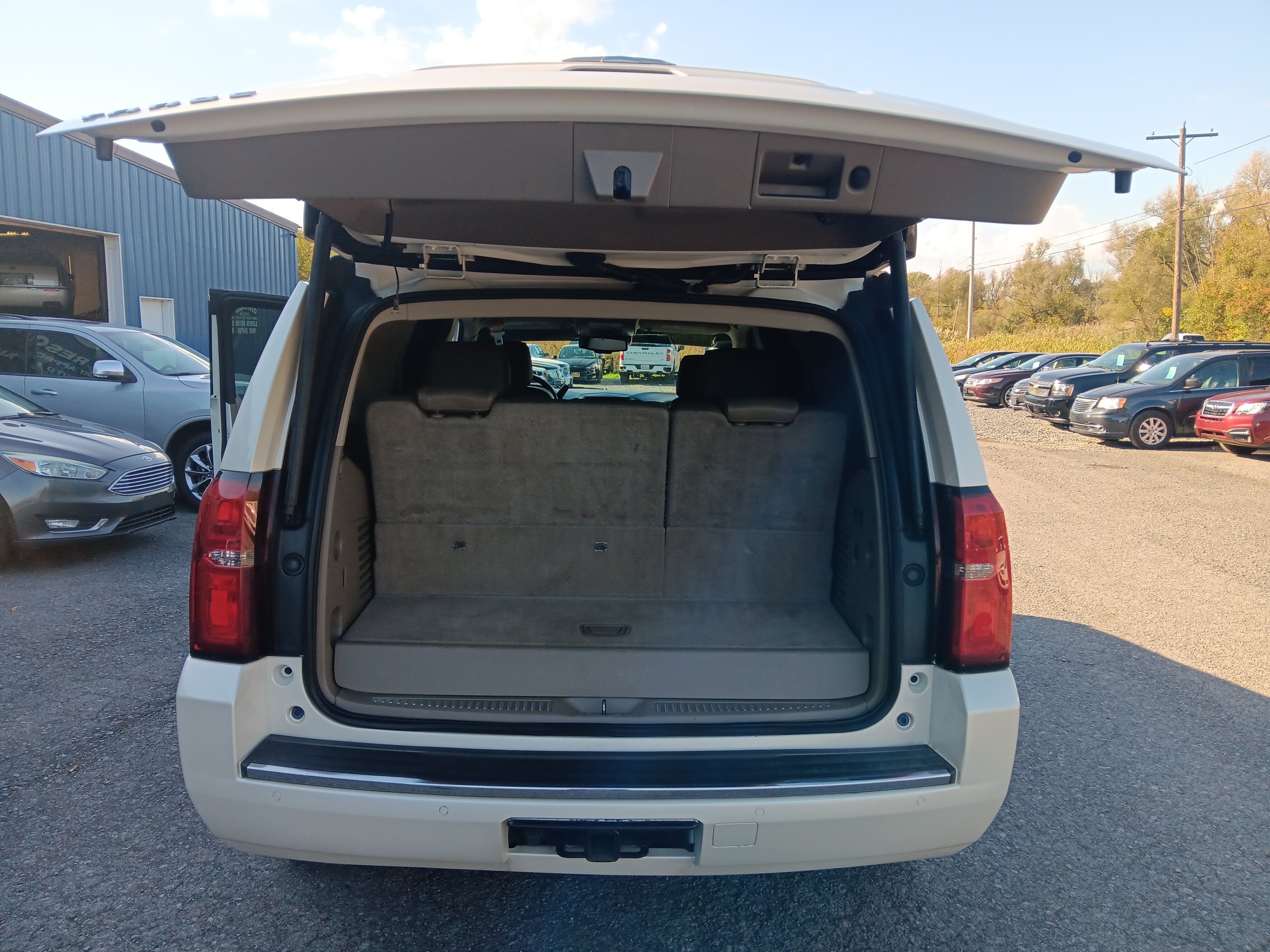 Used 2015 Chevrolet Tahoe LTZ AWD/4WD image 4