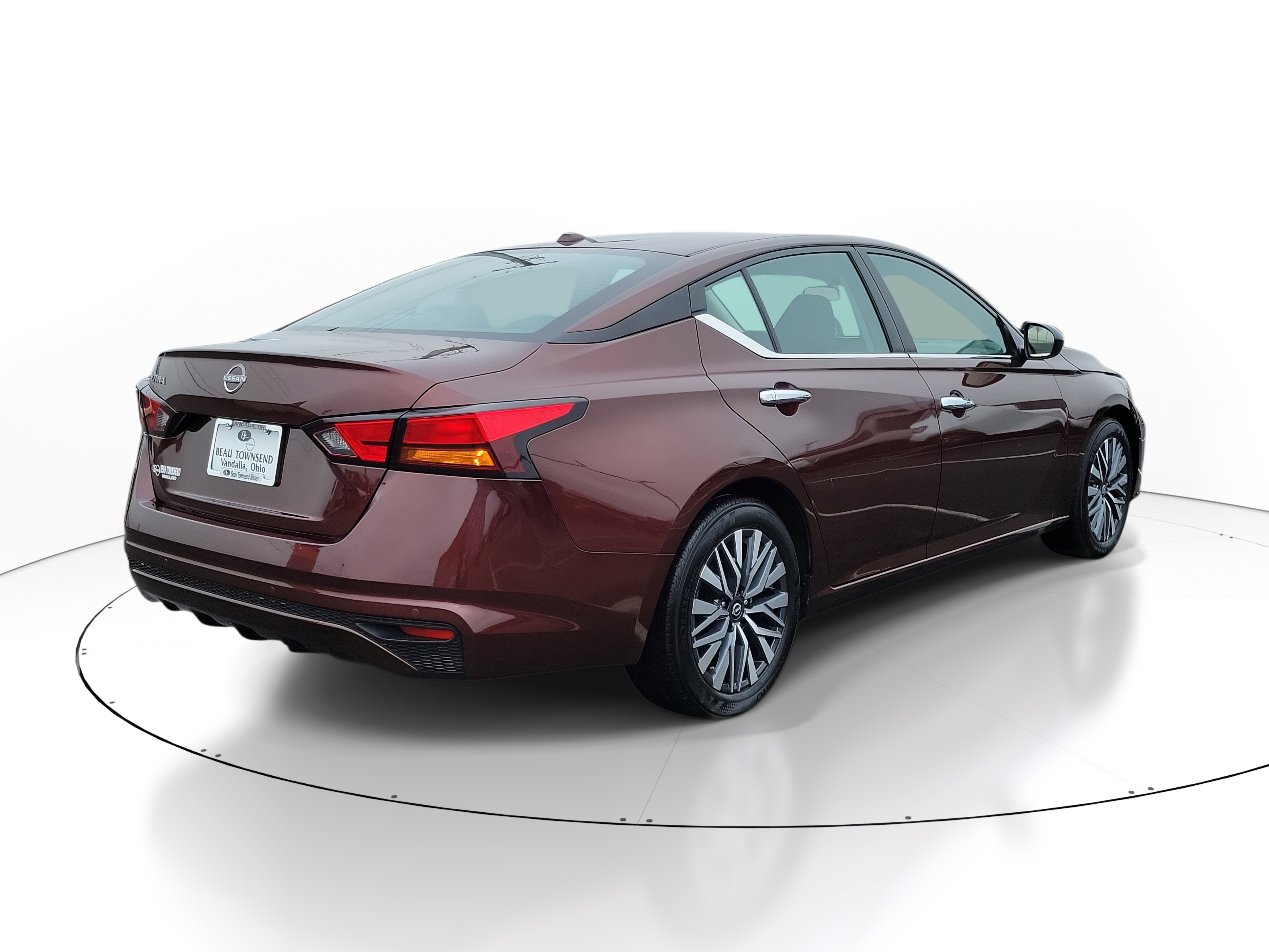 Used 2025 Nissan Altima 2.5 SV FWD image 4