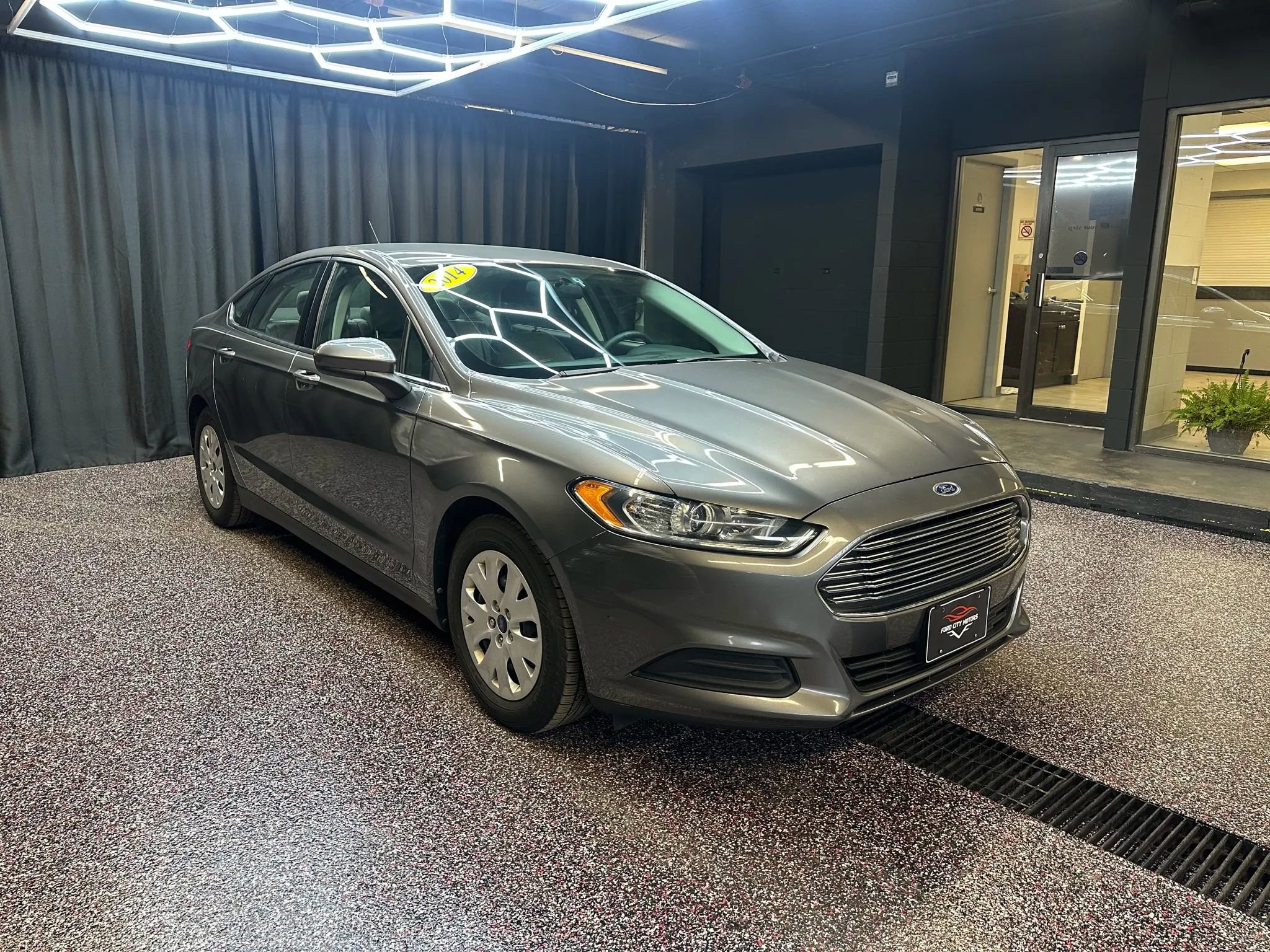 Used 2014 Ford Fusion S image 9