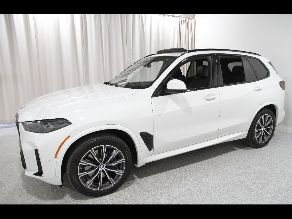 Used 2024 BMW X5 xDrive40i w/ M Sport Package image 3