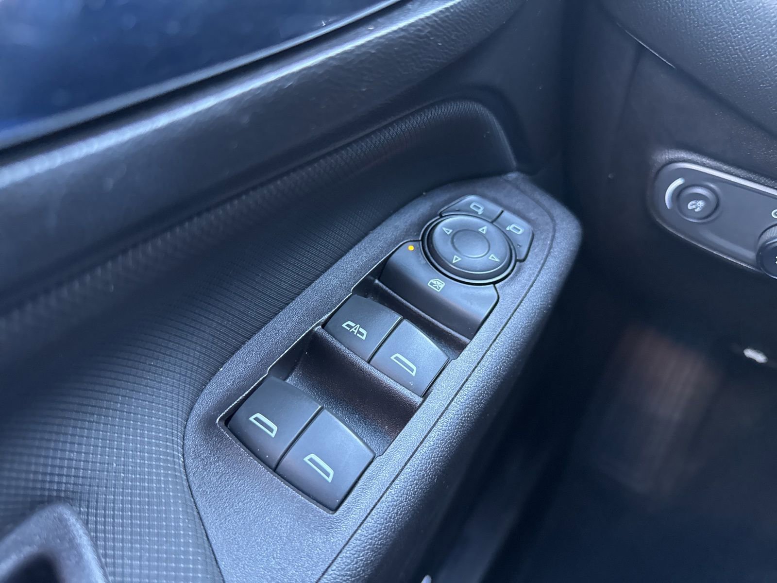 Used 2022 Chevrolet Equinox RS w/ RS Leather Package image 40