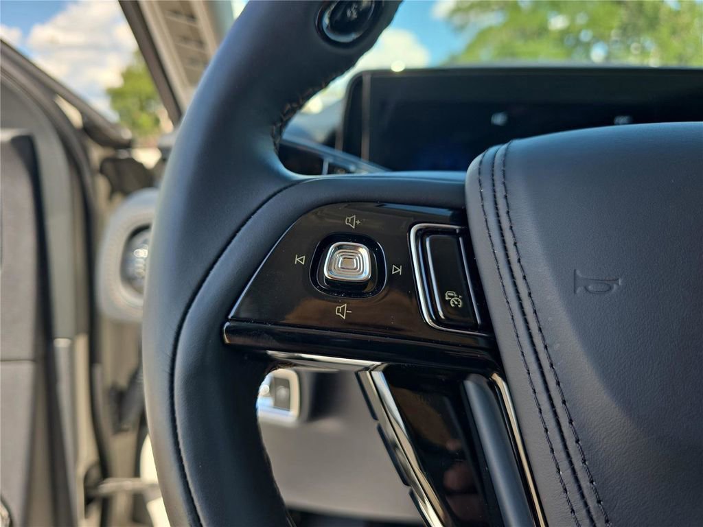 Used 2025 Lincoln Aviator Reserve w/ Equipment Group 201A image 28