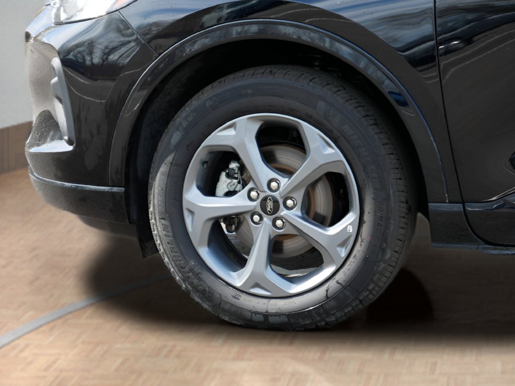 Used 2024 Ford Escape ST-Line w/ Tech Pack #1 AWD/4WD image 9