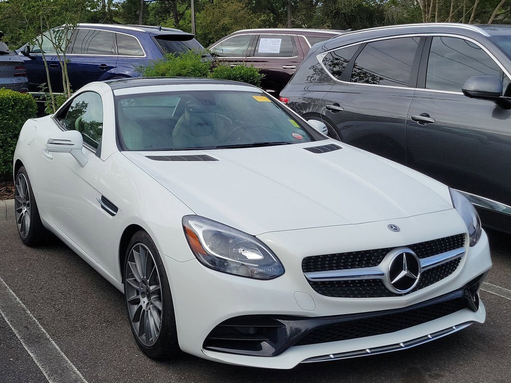 Used 2020 Mercedes-Benz SLC 300 image 1