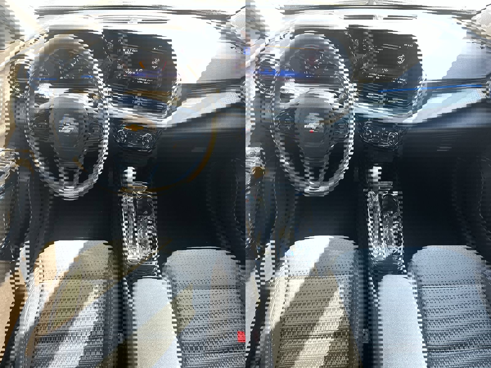 Used 2025 Chevrolet Trax LT image 18