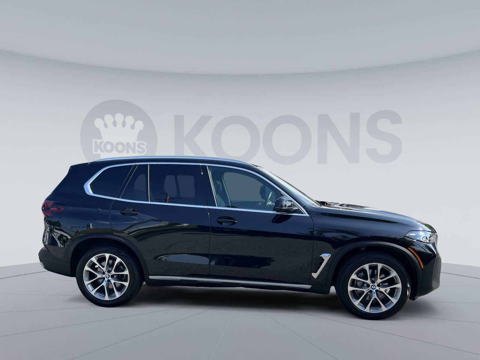 Used 2025 BMW X5 xDrive40i w/ Premium Package AWD/4WD image 8