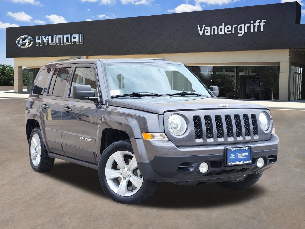 Used 2017 Jeep Patriot Latitude FWD image 1