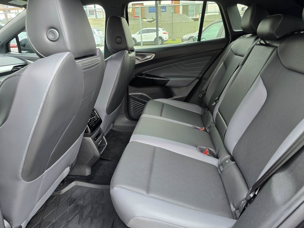 Used 2023 Volkswagen ID.4 Pro S Plus AWD/4WD image 19