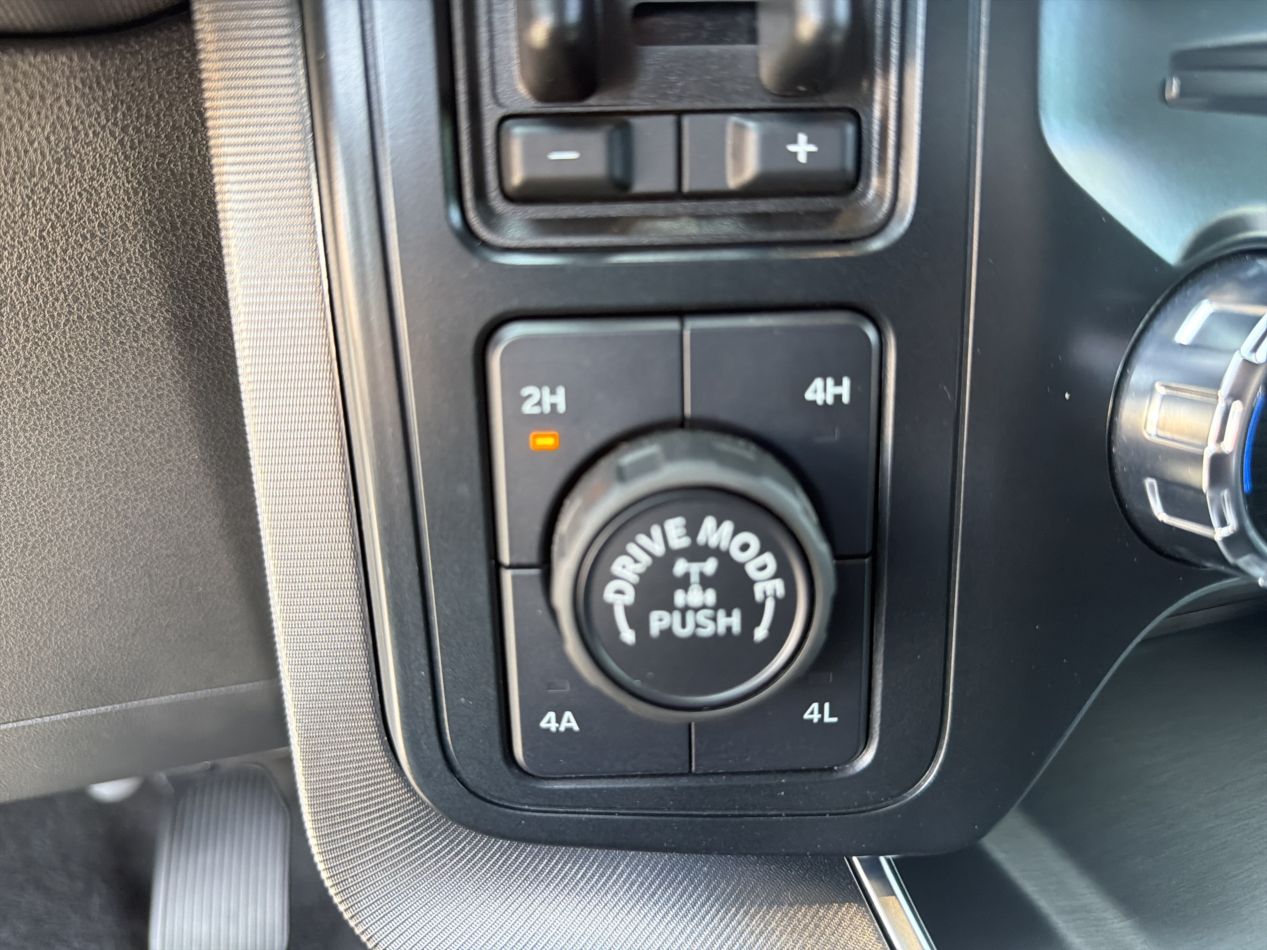 Used 2025 Ford F150 Platinum w/ Equipment Group 702A High AWD/4WD image 34