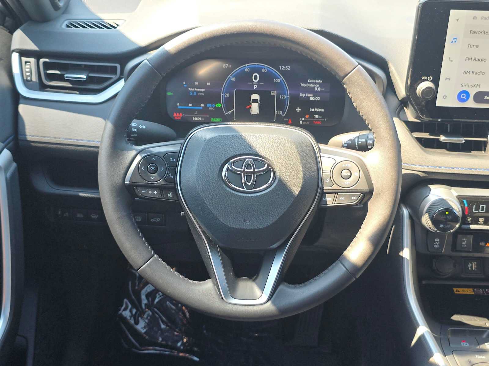 Certified 2025 Toyota RAV4 XSE w/ Advanced Technology Package AWD/4WD image 19