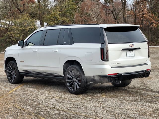 Used 2025 Cadillac Escalade ESV V AWD/4WD image 7