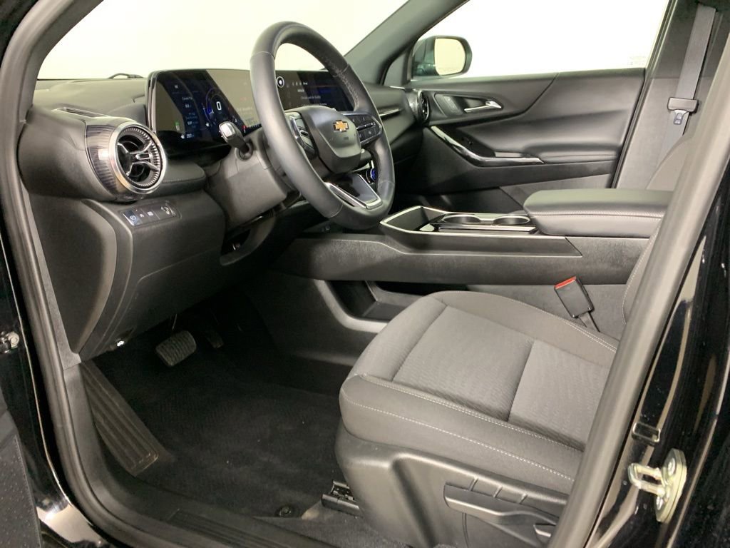 Used 2025 Chevrolet Equinox LT image 28