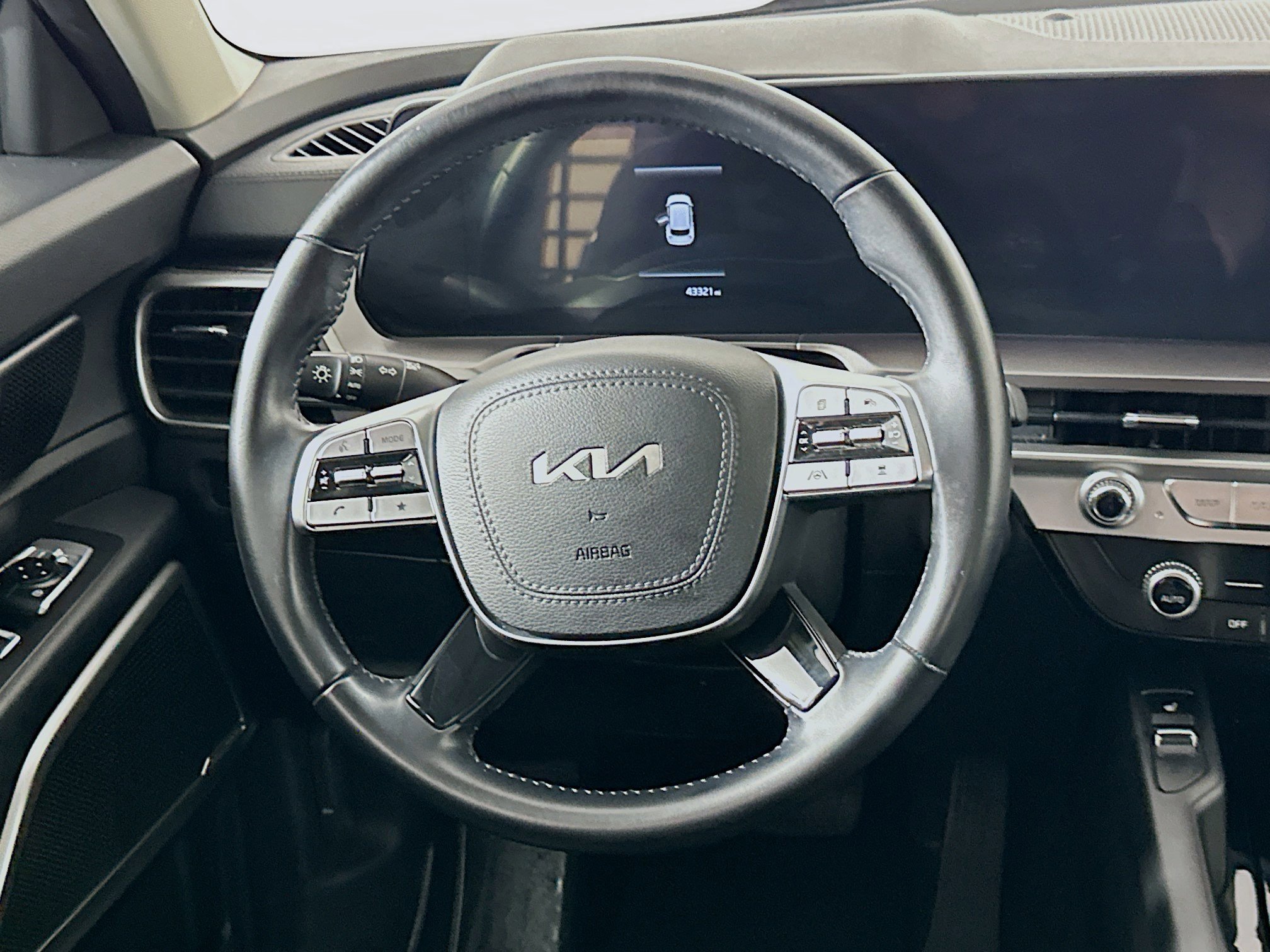 Used 2023 Kia Telluride S image 18