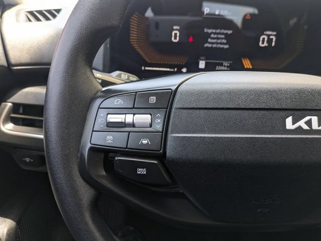 Used 2025 Kia K4 FWD image 26