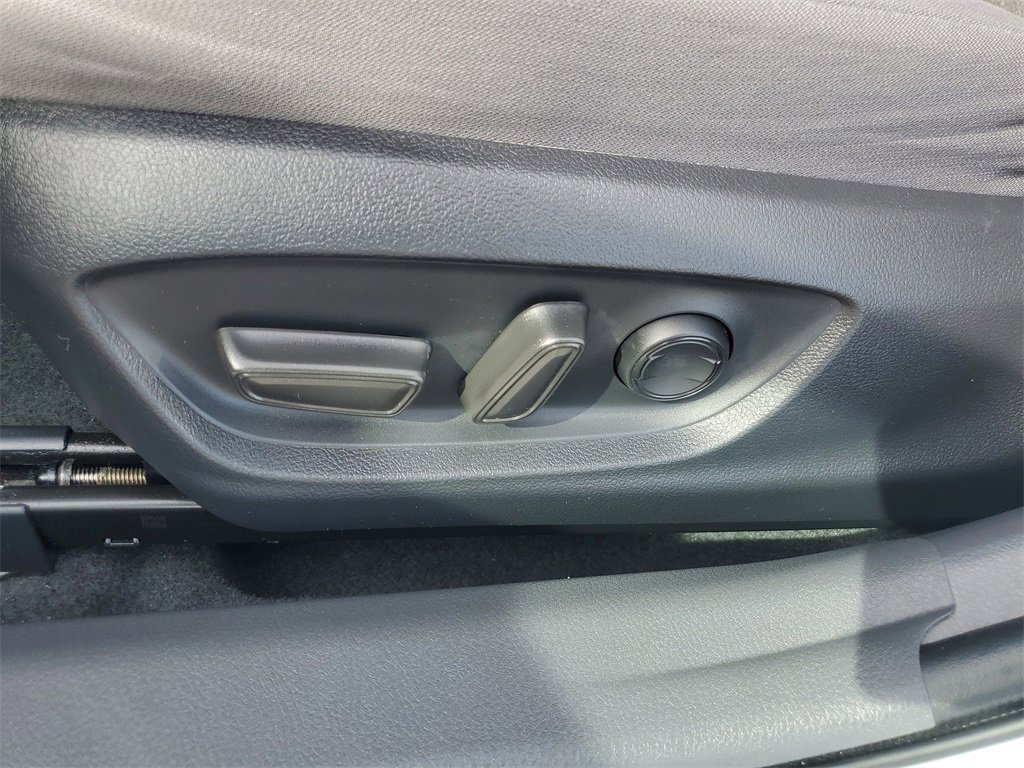 Used 2023 Toyota Camry LE image 27